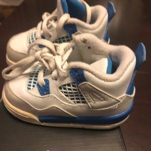 Kids Jordan 4 Retro size 4 toddler 4c white blue